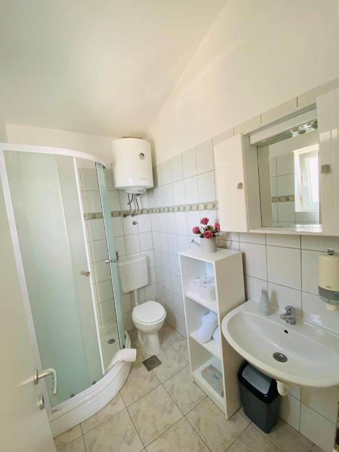 Apartmani Pami Podstrana Exteriör bild